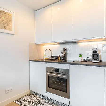 Guestready - Sejour Agreable Au 18e. شقة
